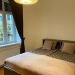 Twix Rooms